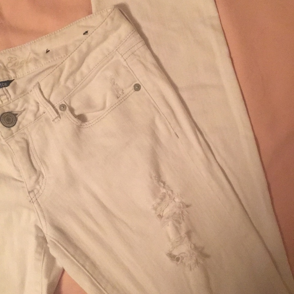 🤍🦅 American Eagle White Distressed Skinny Jeans | Size 4 Regular 🦅🤍
